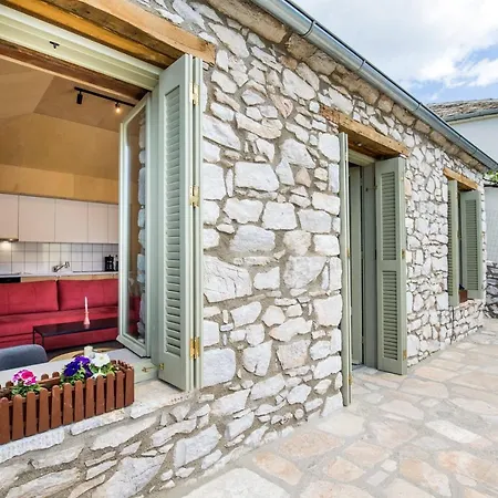 Holiday home Ahirona