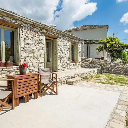 Ahirona Holiday home