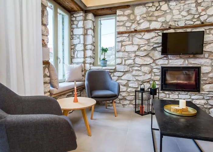 Semesterbostad Ahirona *