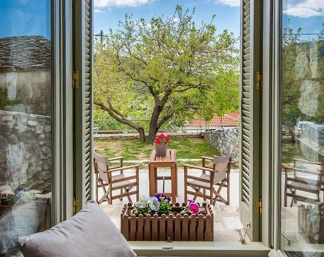 Ahirona Semesterbostad